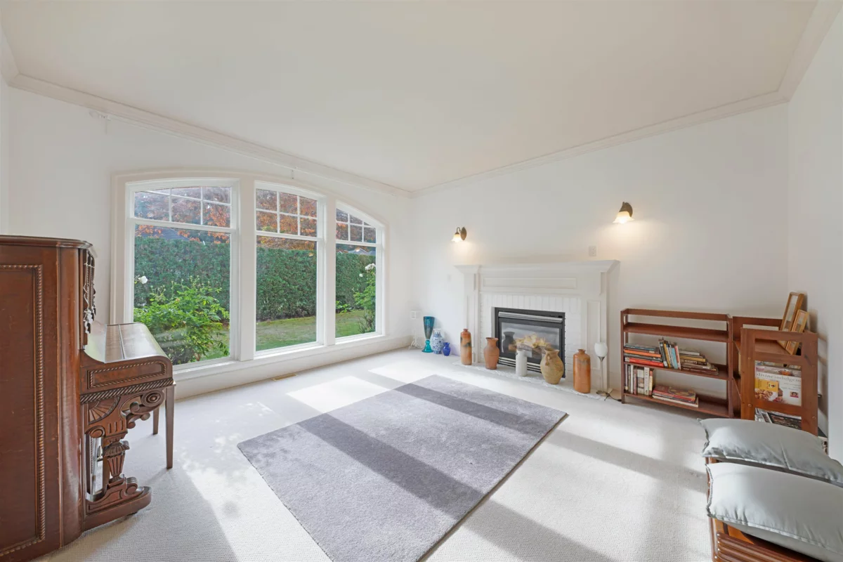 Dining Area Photo of , Surrey, BC