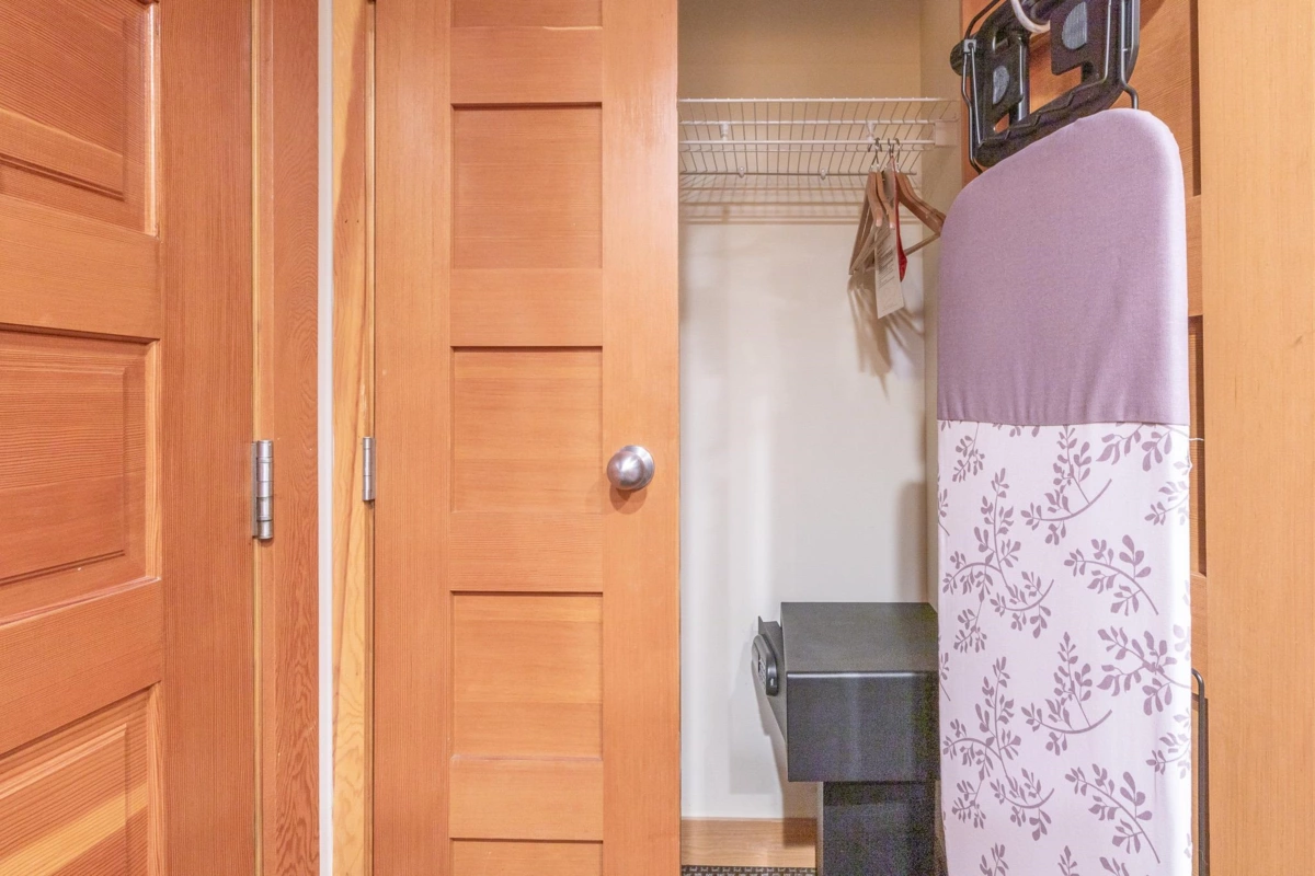 Breakfast Nook Photo of 334B 2036 London Lane, Whistler, BC