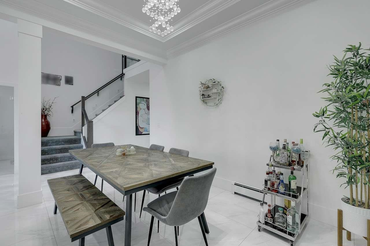 Kitchen Island Photo of 8232 144a Street, Surrey, BC