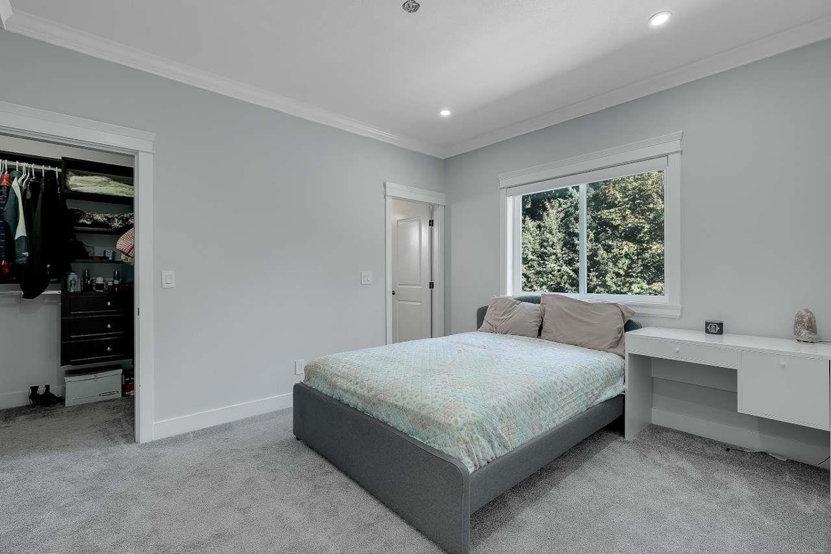 Laundry Room Photo of 8232 144a Street, Surrey, BC