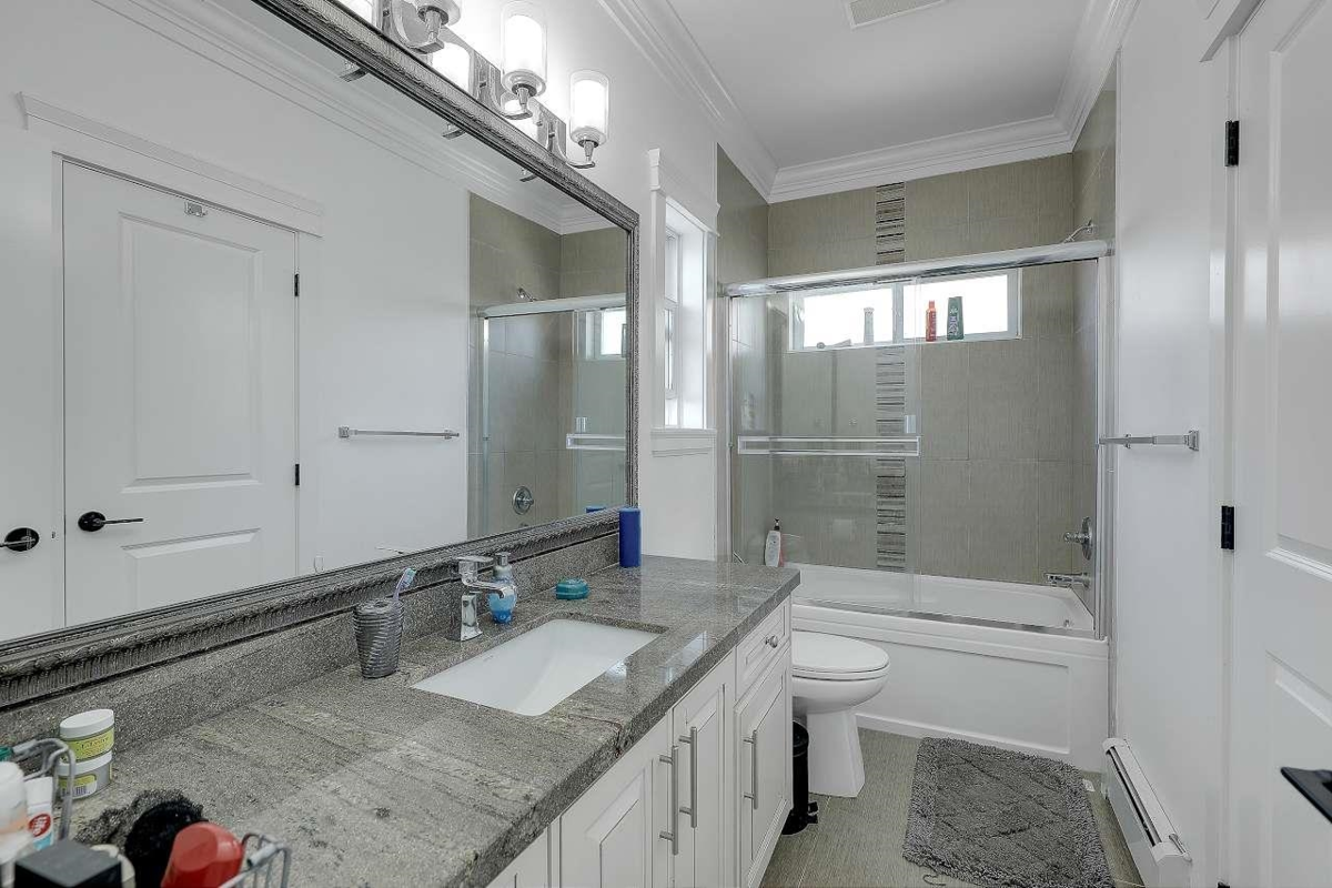 Mudroom Photo of 8232 144a Street, Surrey, BC