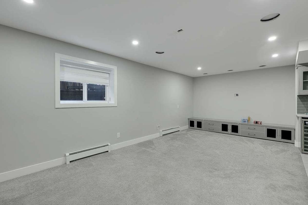 Powder Room Photo of 8232 144a Street, Surrey, BC