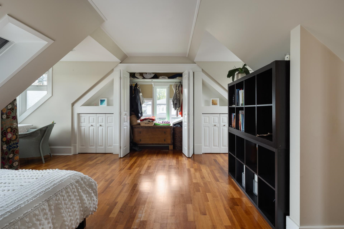 Backyard Photo of 529 E 11th Street, North Vancouver, BC