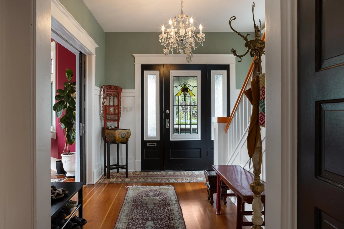 Dining Area Photo of 529 E 11th Street, North Vancouver, BC