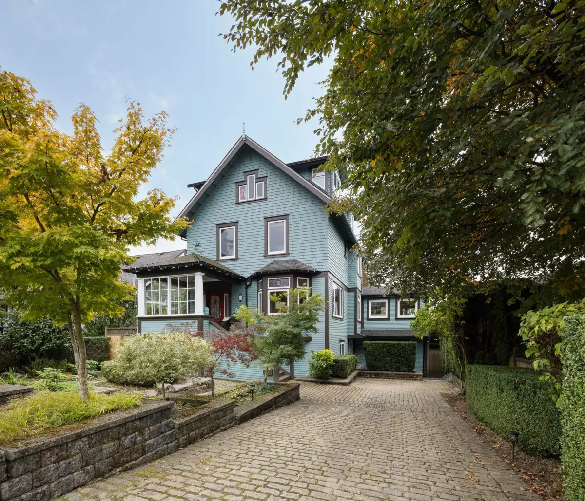 Exterior Rear Photo of 529 E 11th Street, North Vancouver, BC