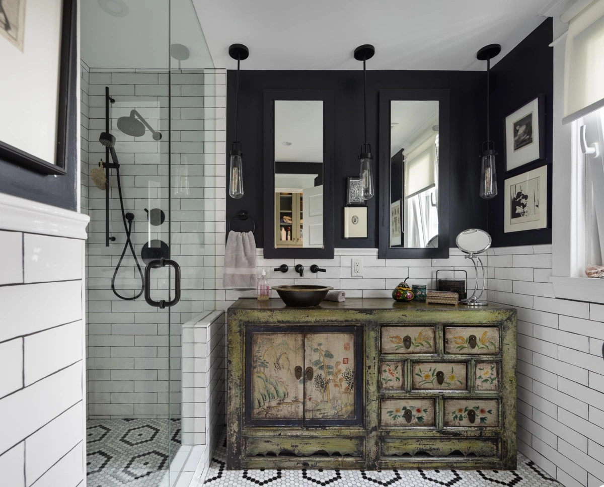 Garage Interior Photo of 529 E 11th Street, North Vancouver, BC