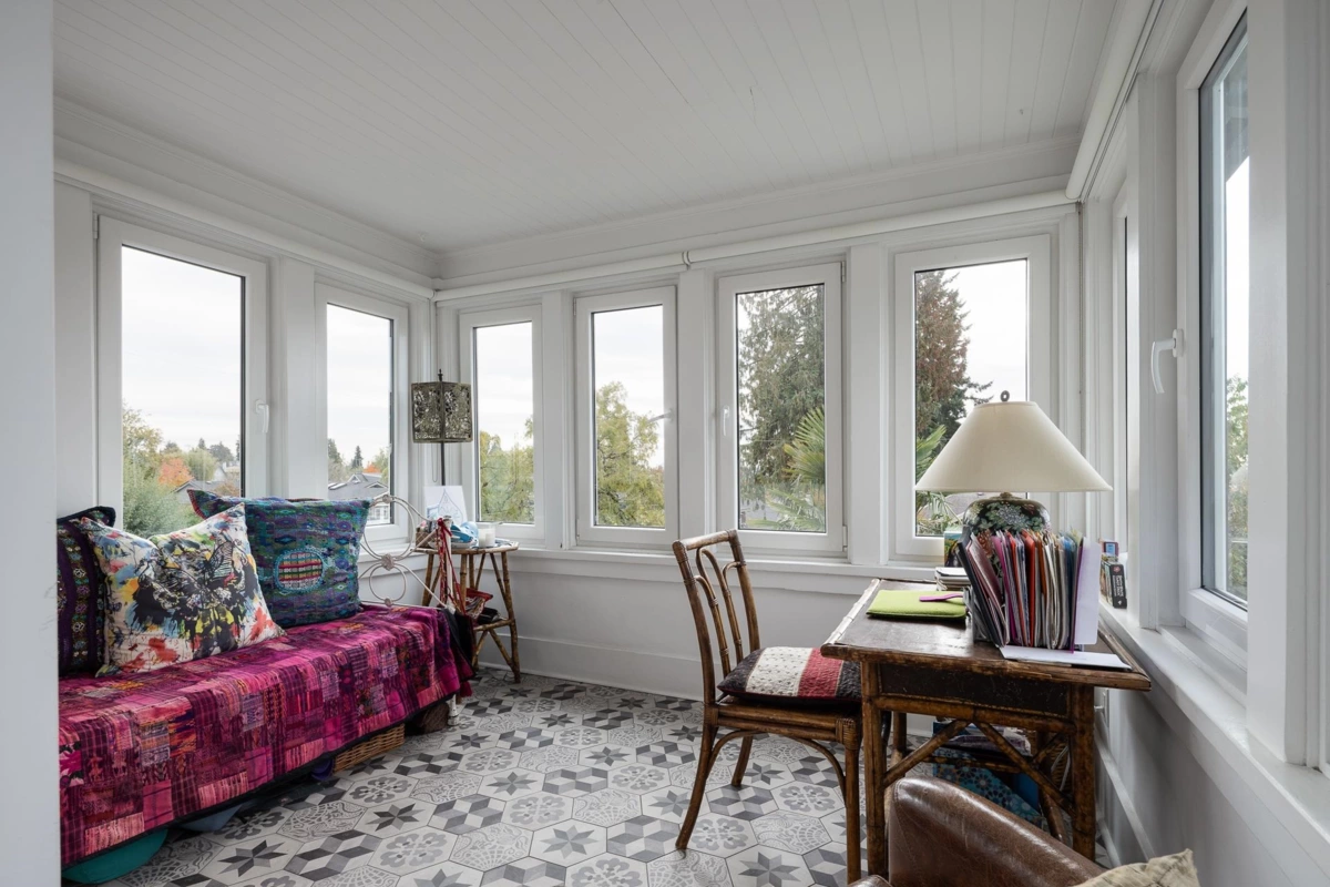 Hallway Photo of 529 E 11th Street, North Vancouver, BC