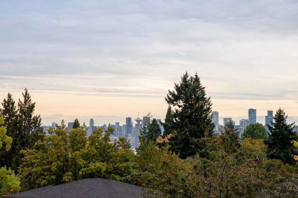 Hot Tub / Spa Photo of 529 E 11th Street, North Vancouver, BC