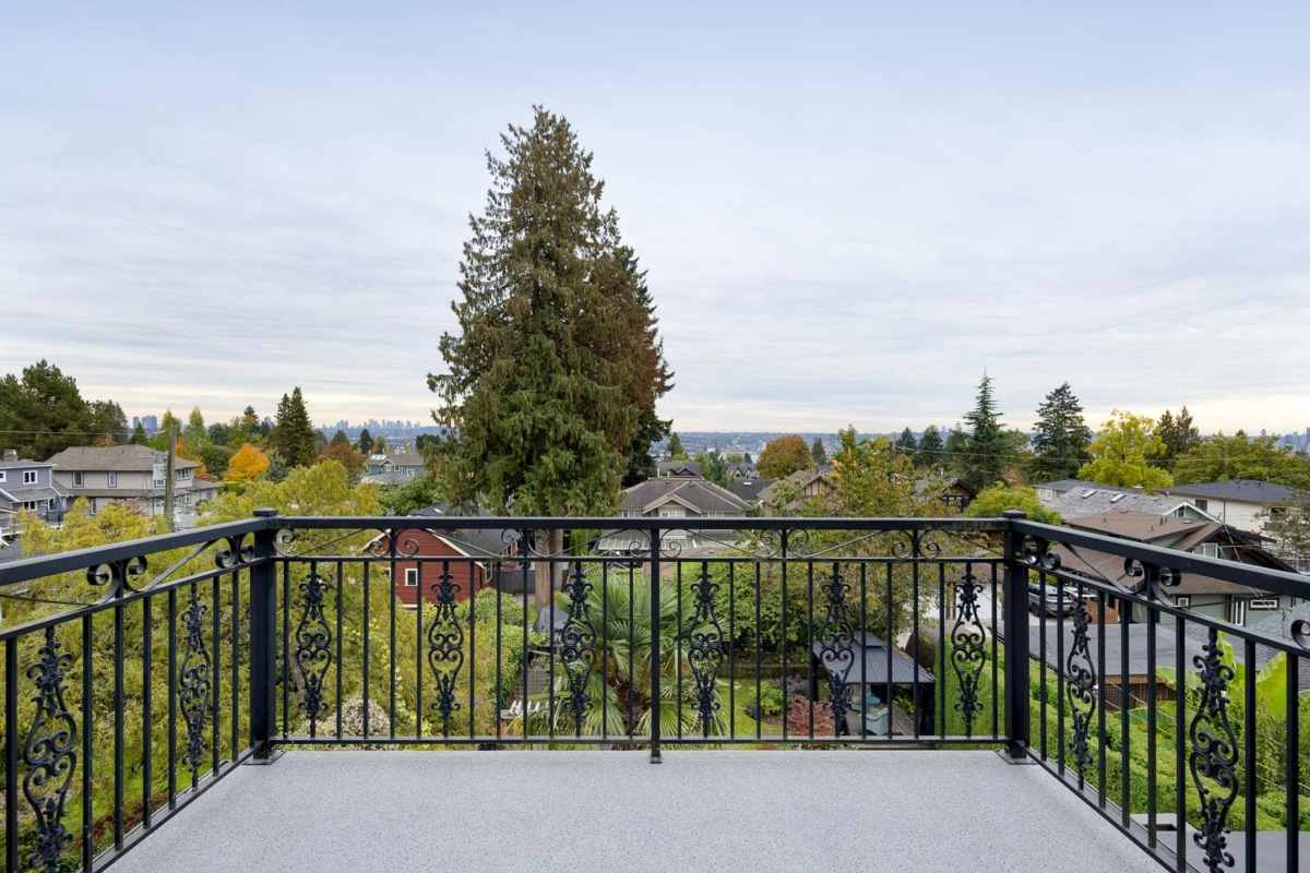 Swimming Pool Photo of 529 E 11th Street, North Vancouver, BC