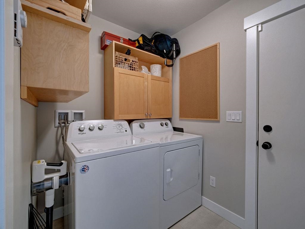 Front Yard Photo of 6078 Kingbird Avenue, Sechelt, BC