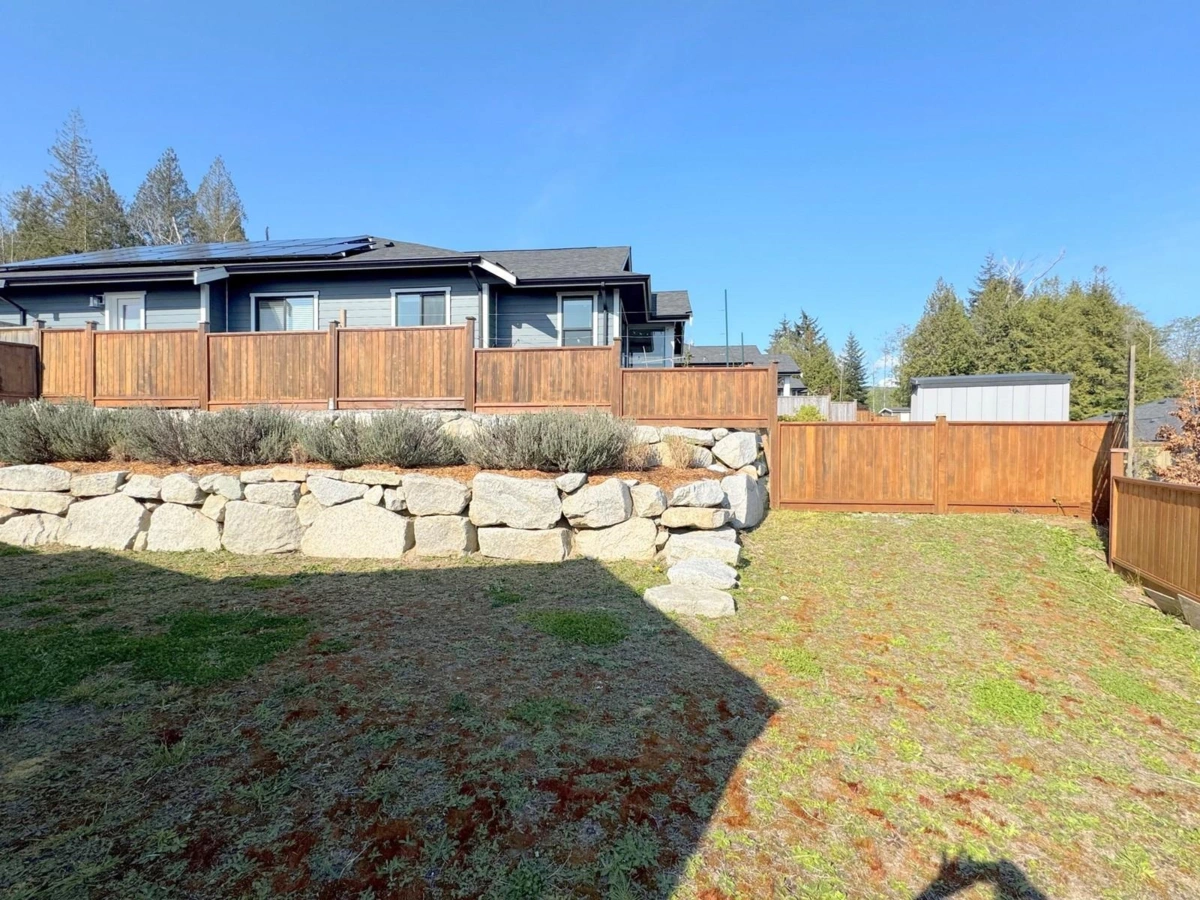 Hot Tub / Spa Photo of 6078 Kingbird Avenue, Sechelt, BC