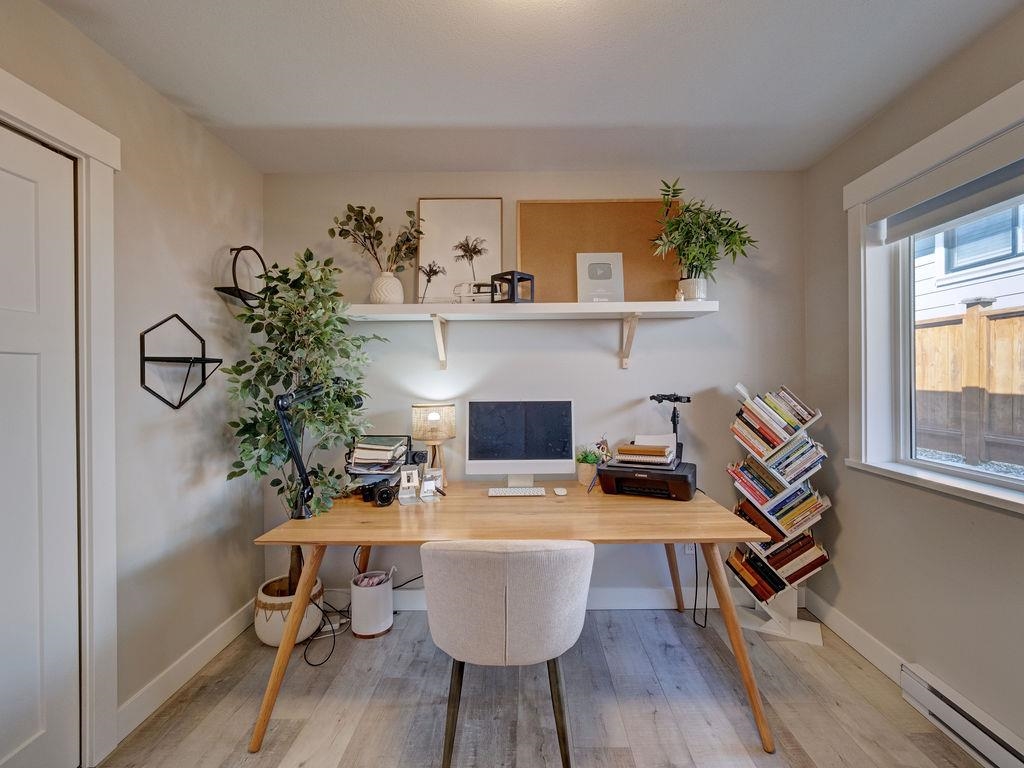 Outdoor Deck Photo of 6078 Kingbird Avenue, Sechelt, BC