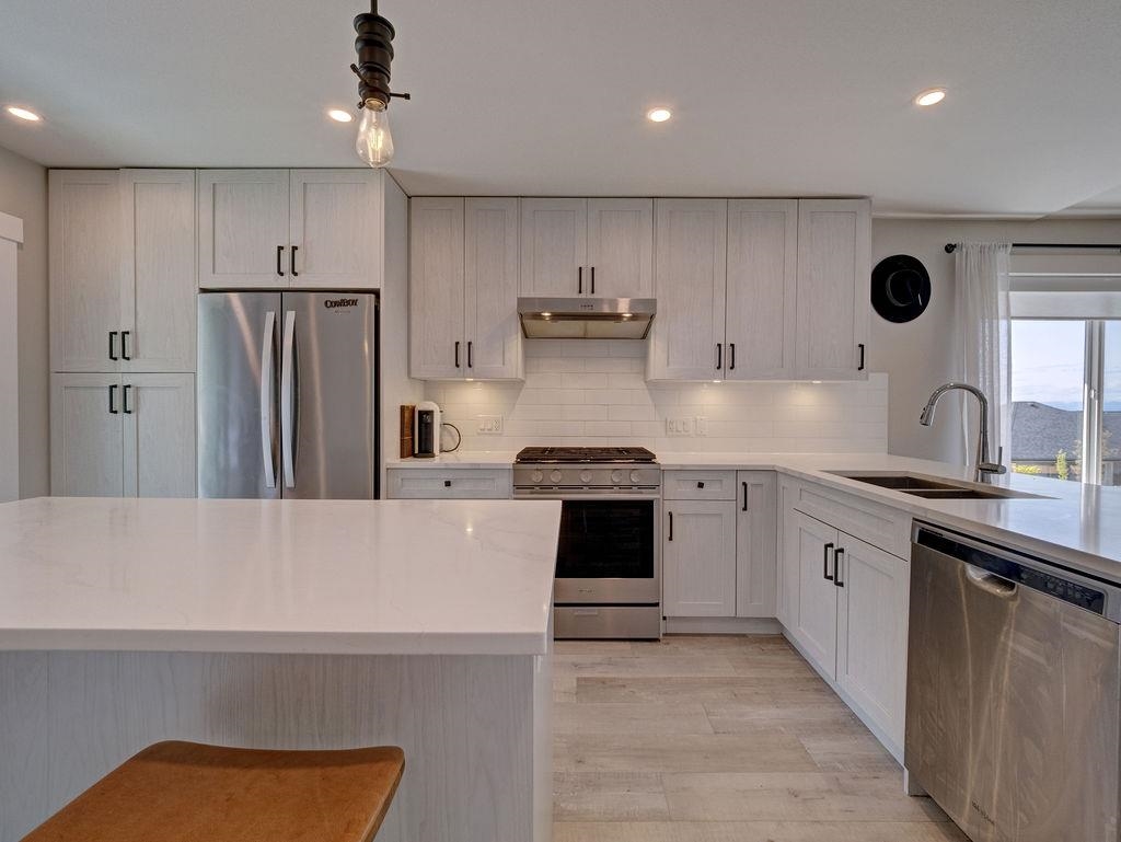 Powder Room Photo of 6078 Kingbird Avenue, Sechelt, BC