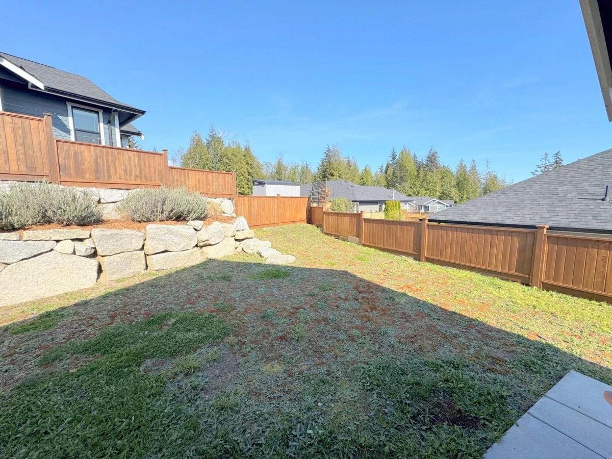 Swimming Pool Photo of 6078 Kingbird Avenue, Sechelt, BC