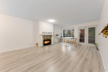 208 515 Whiting Way, Coquitlam, BC, Coquitlam — Apartment/Condo for sale