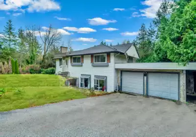 Garden / Landscaping Photo of 4380 Woodcrest Road, West Vancouver, BC