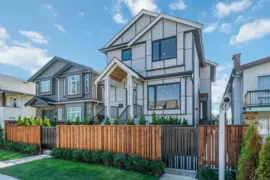 2 2658 Dundas Street, Vancouver, BC