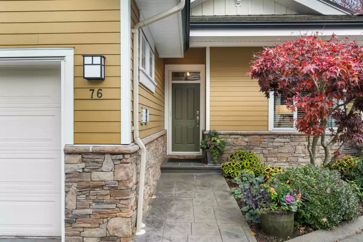 Living Room Photo of 76 14655 32 Avenue, Surrey, BC