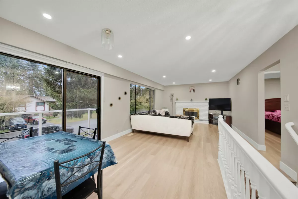 Family Room Photo of 11715 83a Avenue, Delta, BC