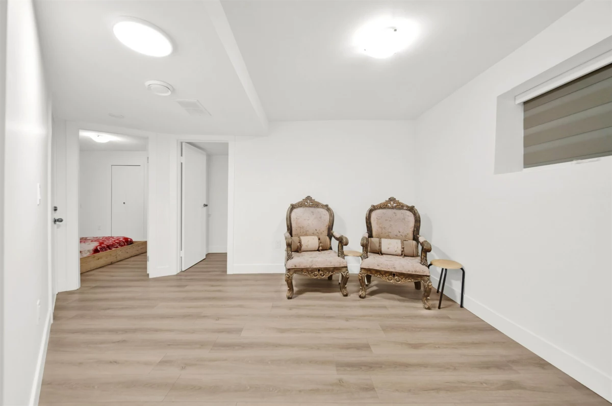 Guest Bathroom Photo of 11715 83a Avenue, Delta, BC