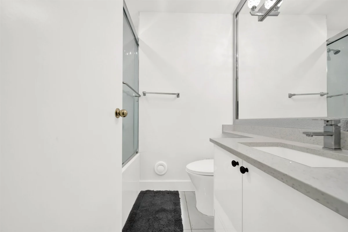 Walk-In Closet Photo of 11715 83a Avenue, Delta, BC