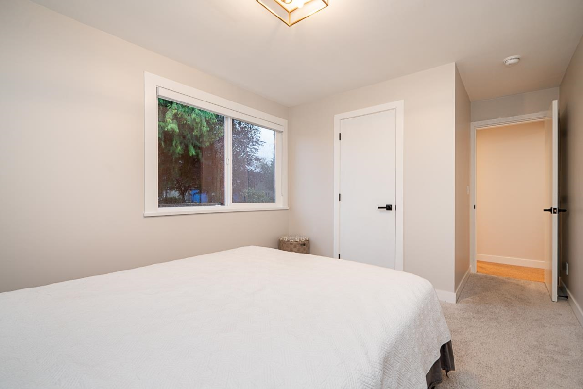 Laundry Room Photo of 5458 Chestnut Crescent, Delta, BC