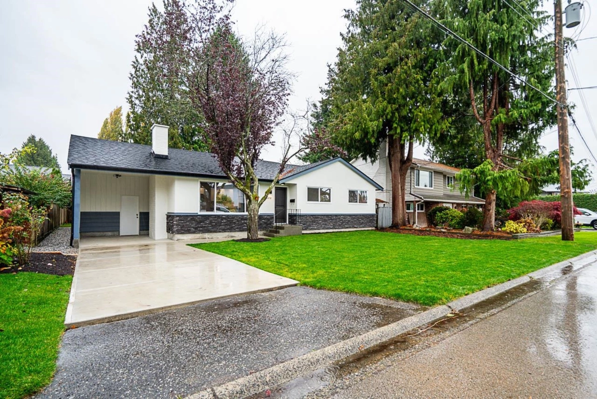 Living Room Photo of 5458 Chestnut Crescent, Delta, BC
