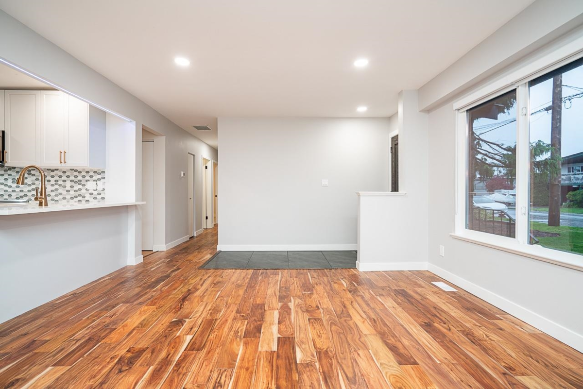 Primary Bathroom Photo of 5458 Chestnut Crescent, Delta, BC
