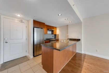 1707 9188 Hemlock Drive, Richmond, BC, Richmond — Apartment/Condo for sale