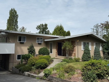18351 74 Avenue, Surrey, BC, Surrey — Single Family Residence for sale