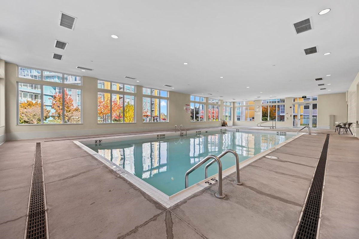 Backyard Photo of 1007 7708 Alderbridge Way, Richmond, BC