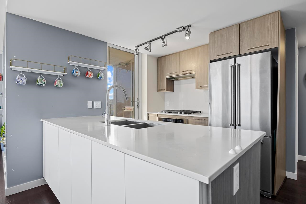 Dining Area Photo of 1007 7708 Alderbridge Way, Richmond, BC