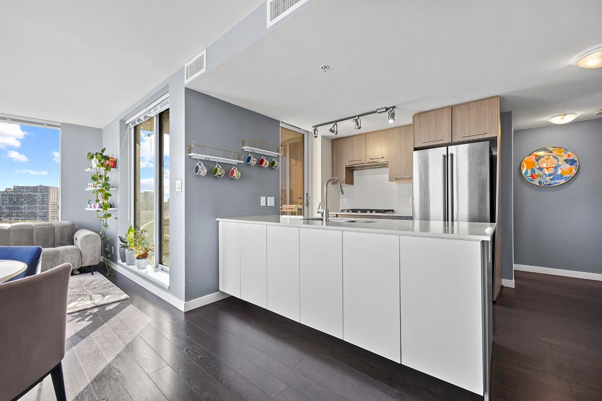 Family Room Photo of 1007 7708 Alderbridge Way, Richmond, BC