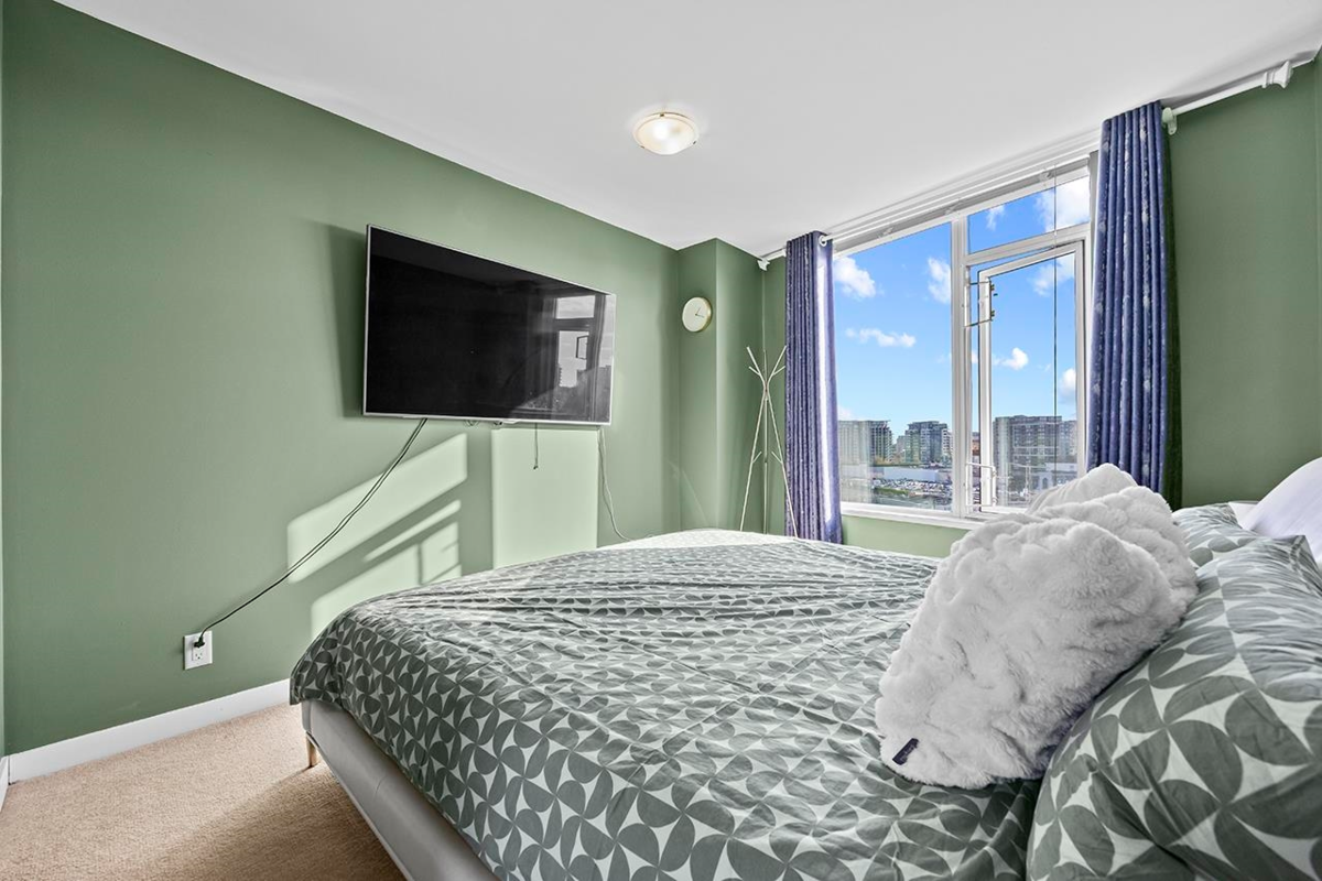 Guest Bathroom Photo of 1007 7708 Alderbridge Way, Richmond, BC