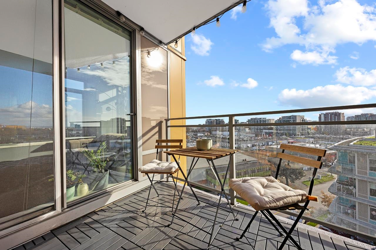 Hallway Photo of 1007 7708 Alderbridge Way, Richmond, BC
