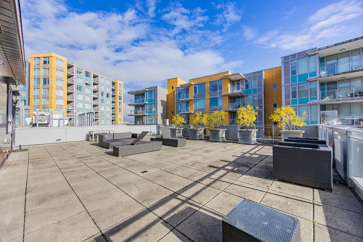 Hot Tub / Spa Photo of 1007 7708 Alderbridge Way, Richmond, BC