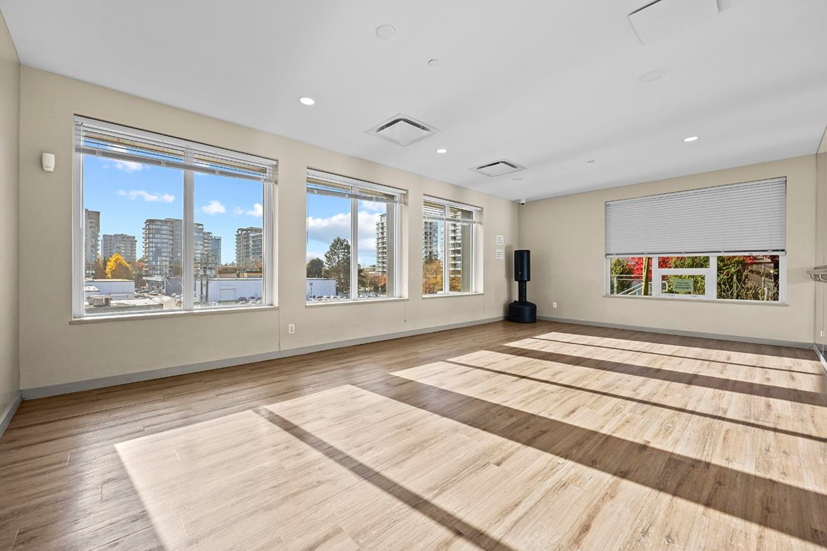 Outdoor Deck Photo of 1007 7708 Alderbridge Way, Richmond, BC