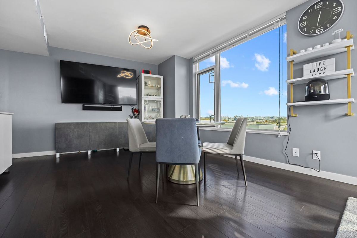 Primary Bathroom Photo of 1007 7708 Alderbridge Way, Richmond, BC