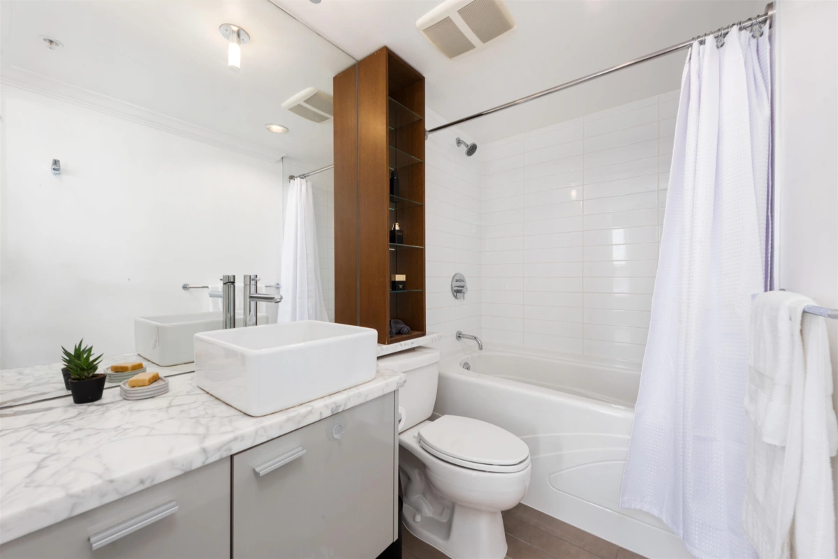 Walk-In Closet Photo of 1606 33 Smithe Street, Vancouver, BC