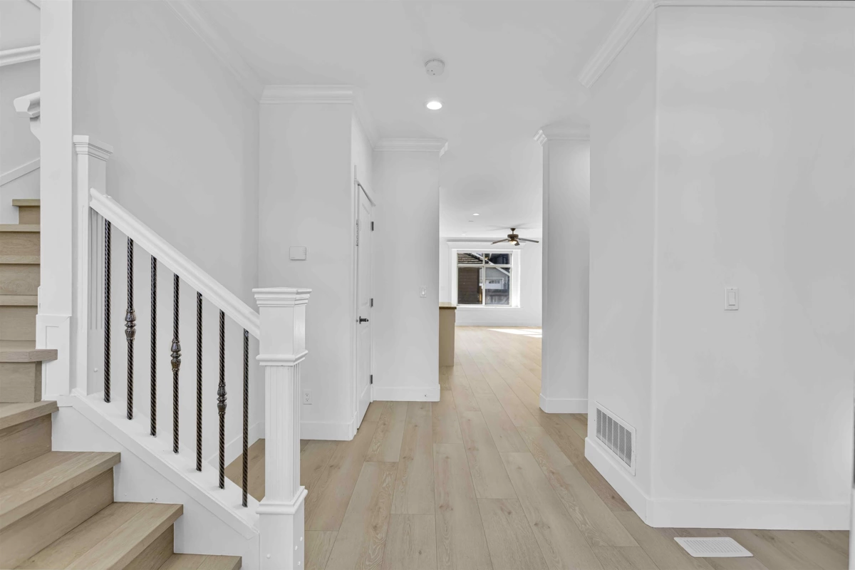 Kitchen Island Photo of 14636 36a Avenue, Surrey, BC