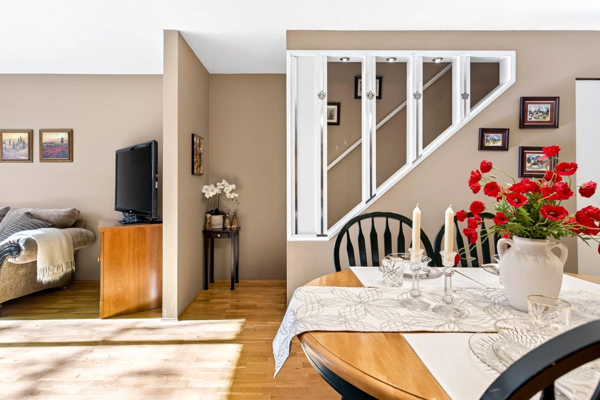 Entry Foyer Photo of 19 1200 Brunette Avenue, Coquitlam, BC