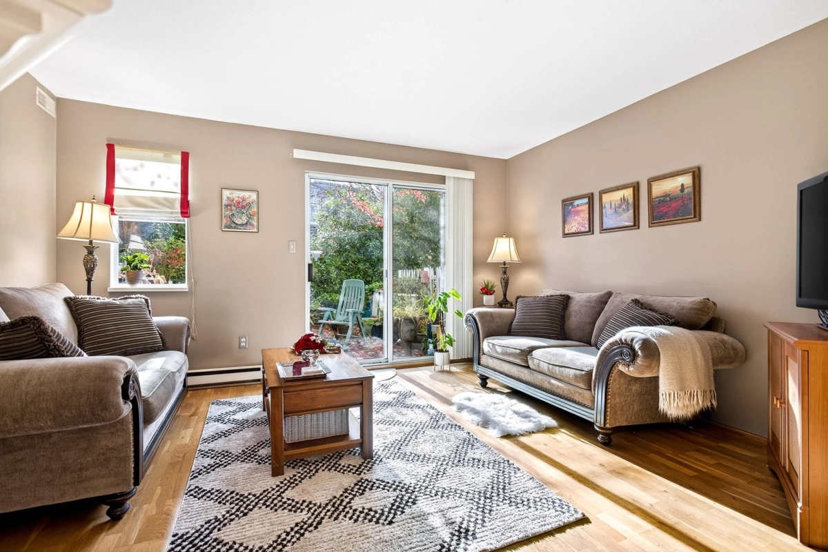 Kitchen Island Photo of 19 1200 Brunette Avenue, Coquitlam, BC