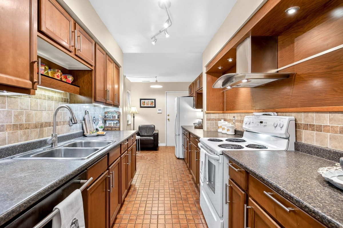 Office / Den Photo of 19 1200 Brunette Avenue, Coquitlam, BC