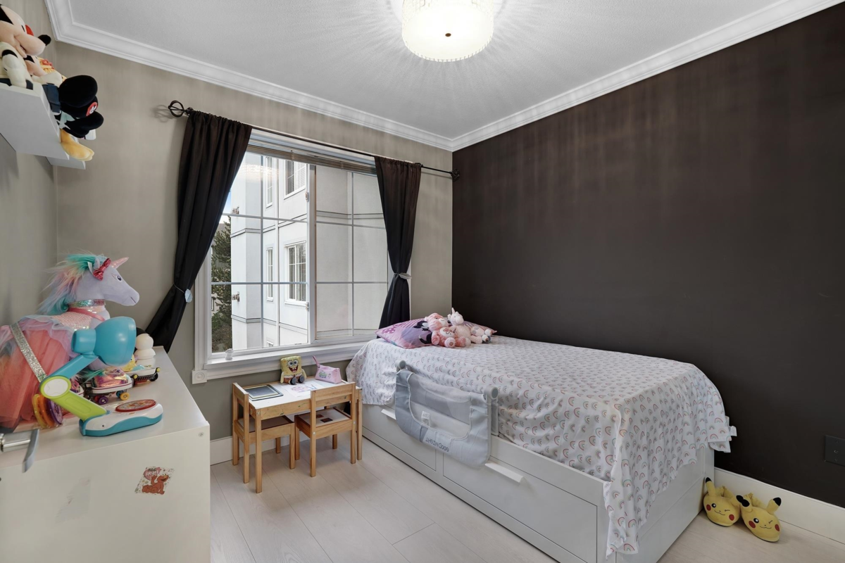 Kitchen Island Photo of 303 5465 201 Street, Langley, BC