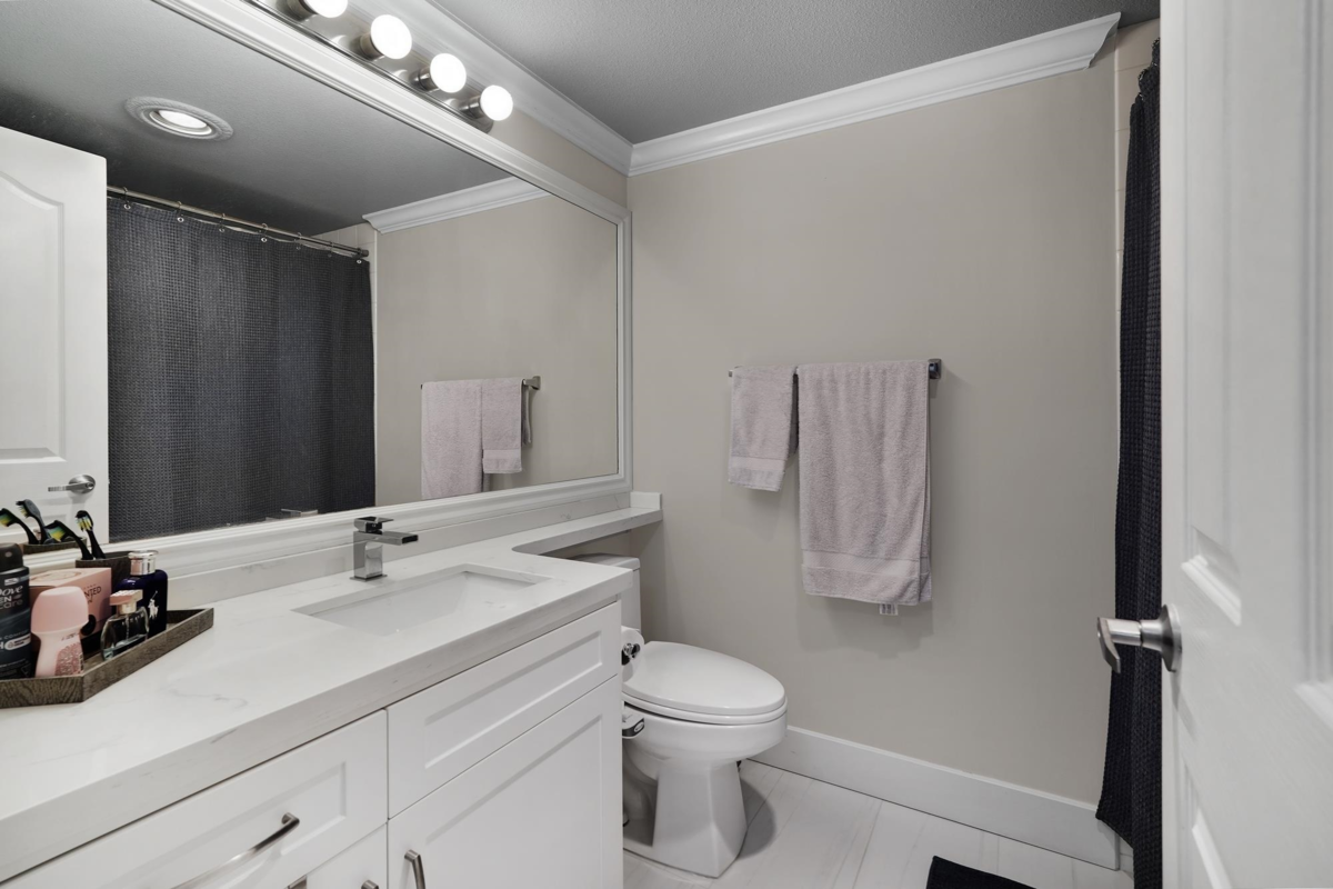 Primary Bathroom Photo of 303 5465 201 Street, Langley, BC