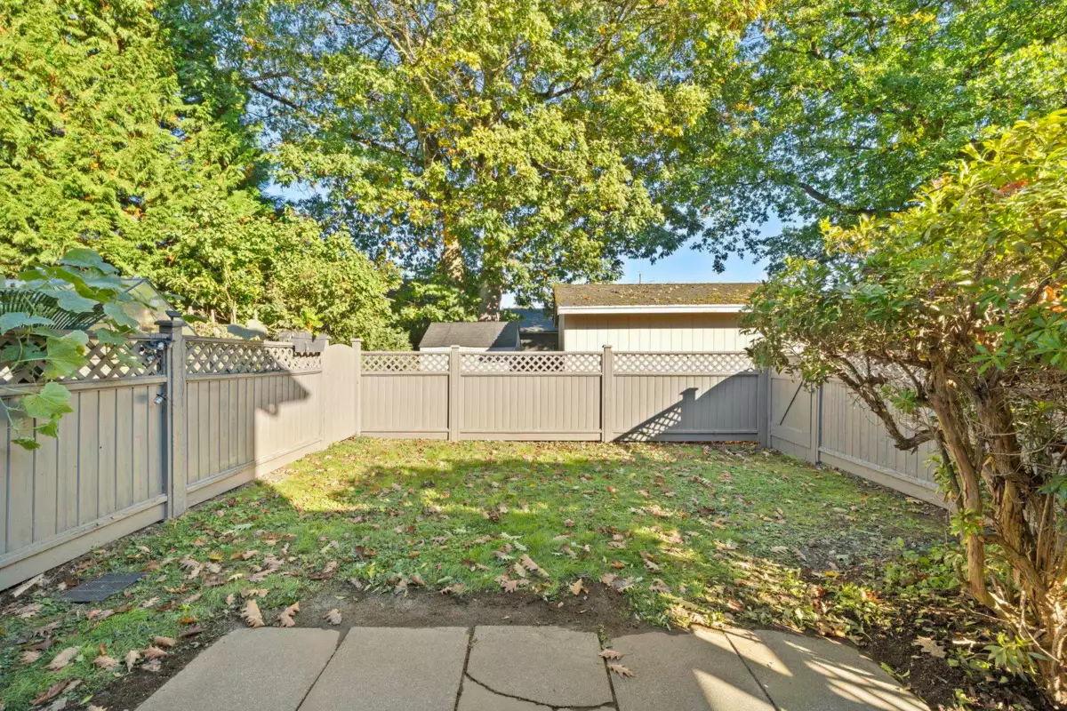 Swimming Pool Photo of 13 11950 232 Street, Maple Ridge, BC