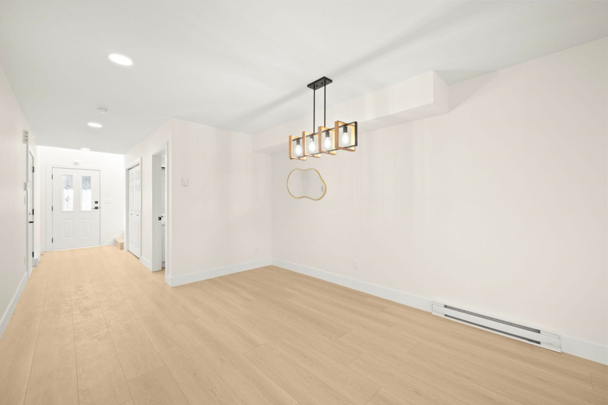 Walk-In Closet Photo of 13 11950 232 Street, Maple Ridge, BC