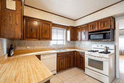 Primary Bedroom Photo of 3205 E 3rd Avenue, Vancouver, BC