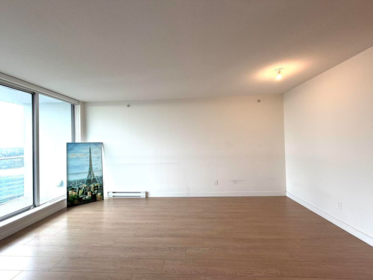 Family Room Photo of 3003 13696 100 Avenue, Surrey, BC