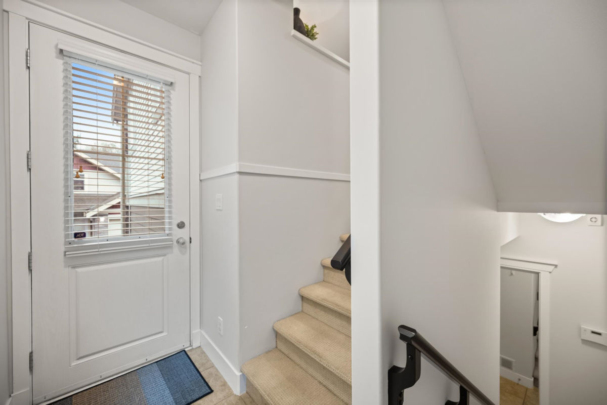 Backyard Photo of 6 15454 32 Avenue, Surrey, BC